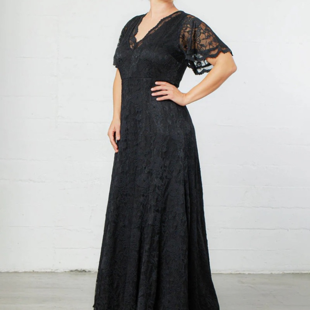 KIYONNA Lace Dress Excellently Crafted Made in the USA Like New